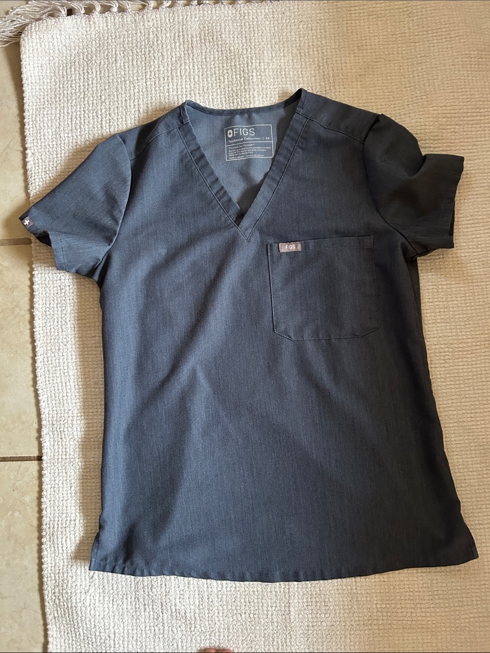 Figs Women’s Short Sleeve V-Neck Scrub Top in Denim Blue